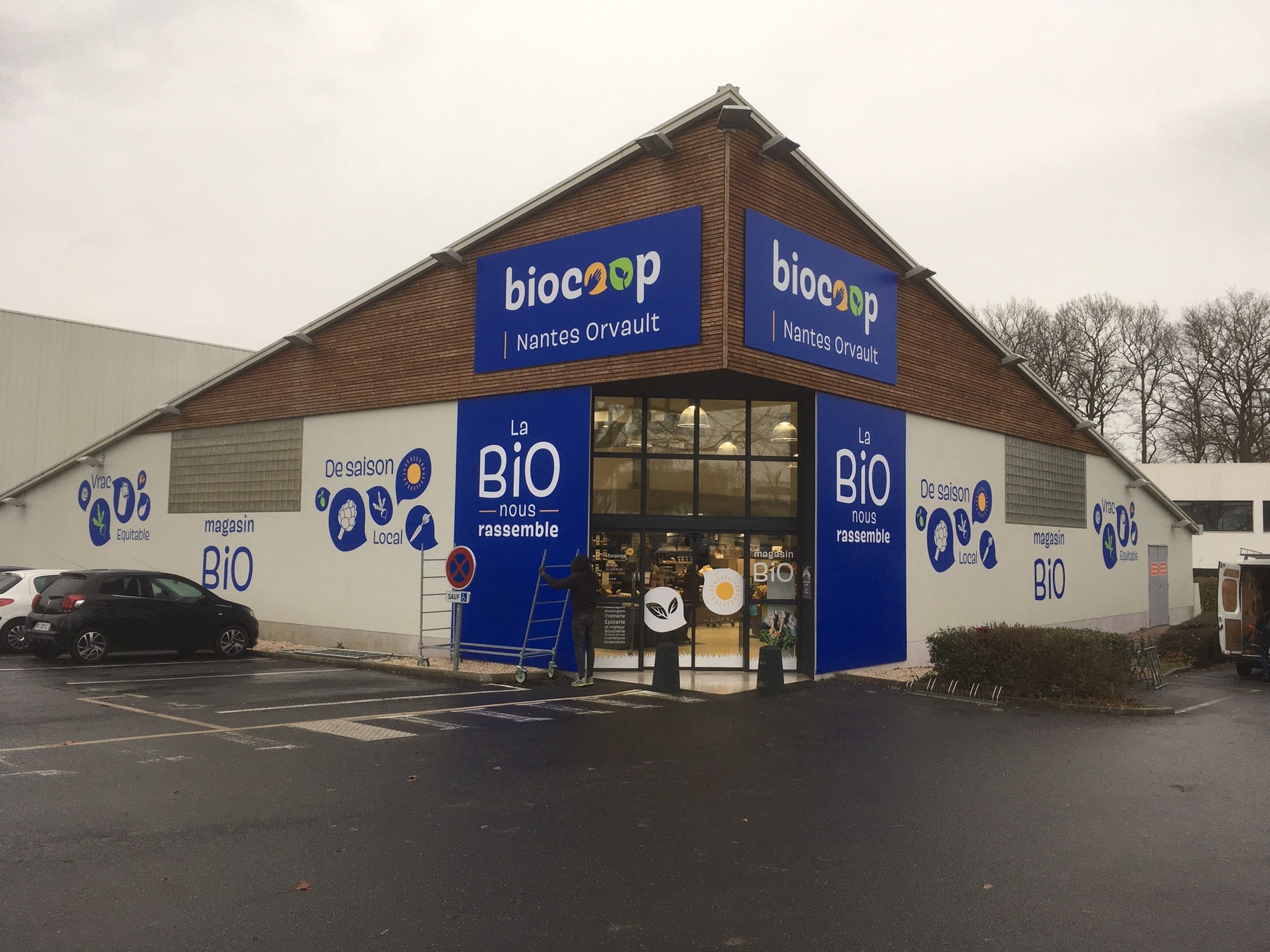 facade dibond et lettres adhesives apres graphidec