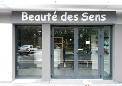 facade lettres decoupees dibond et eclairage graphidec