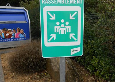 signaletique de securite sur poteau lafarge graphidec