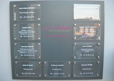 signaletique plaques plexiglas sur dibond graphidec
